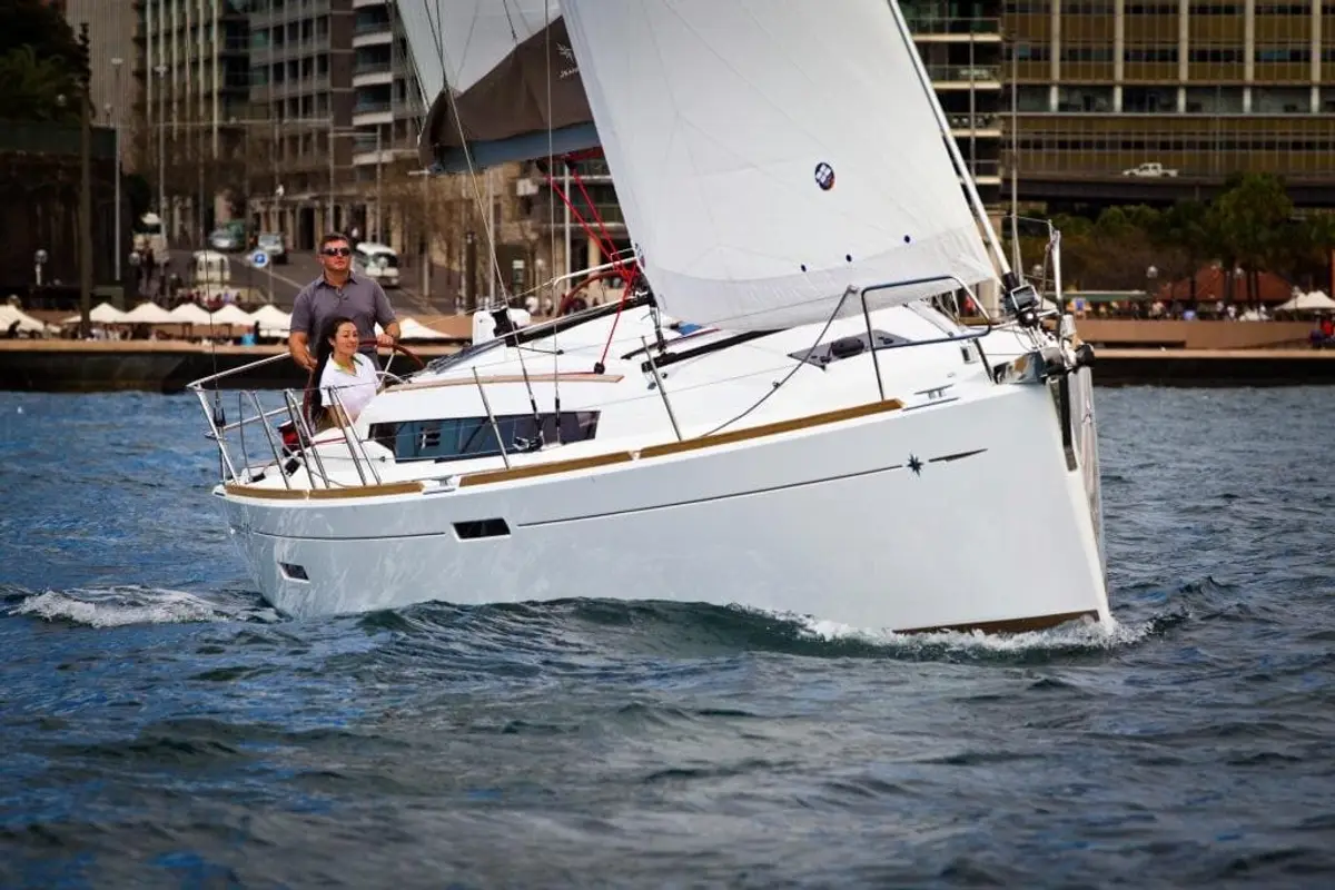 Jeanneau Sun Odyssey 379, photo 1 of 6