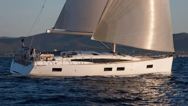 Jeanneau Yachts 51, photo 2 of 6