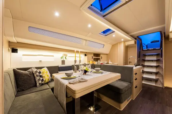 Jeanneau Yachts 51, photo 3 of 6