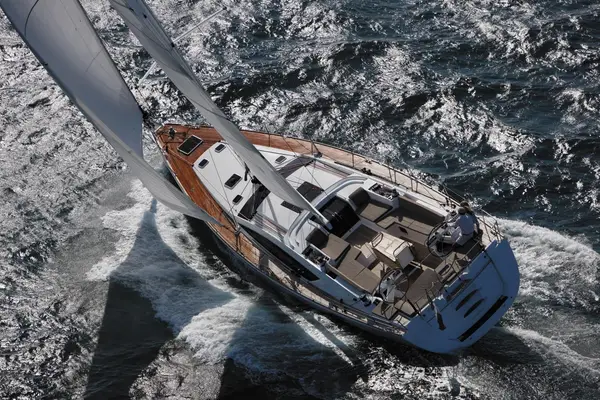Jeanneau Yachts 57, photo 5 of 6